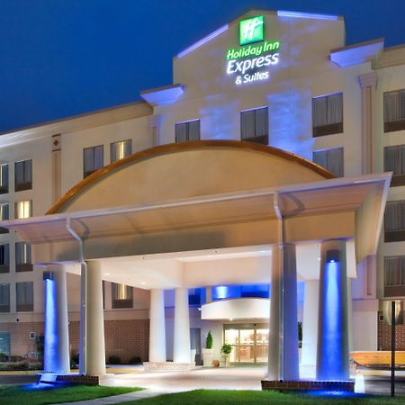 Holiday Inn Express Hotel & Suites Fredericksburg, An Ihg Hotel Exteriör bild