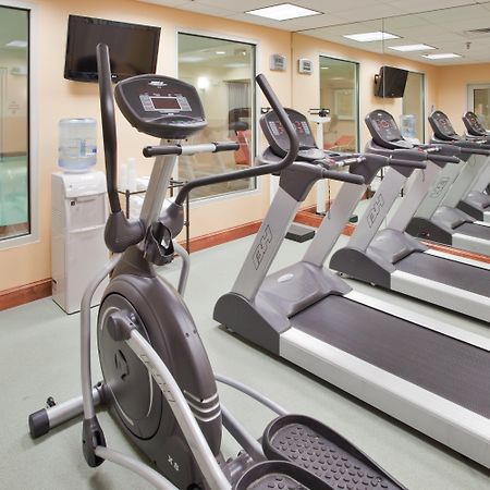 Holiday Inn Express Hotel & Suites Fredericksburg By Ihg Exteriör bild