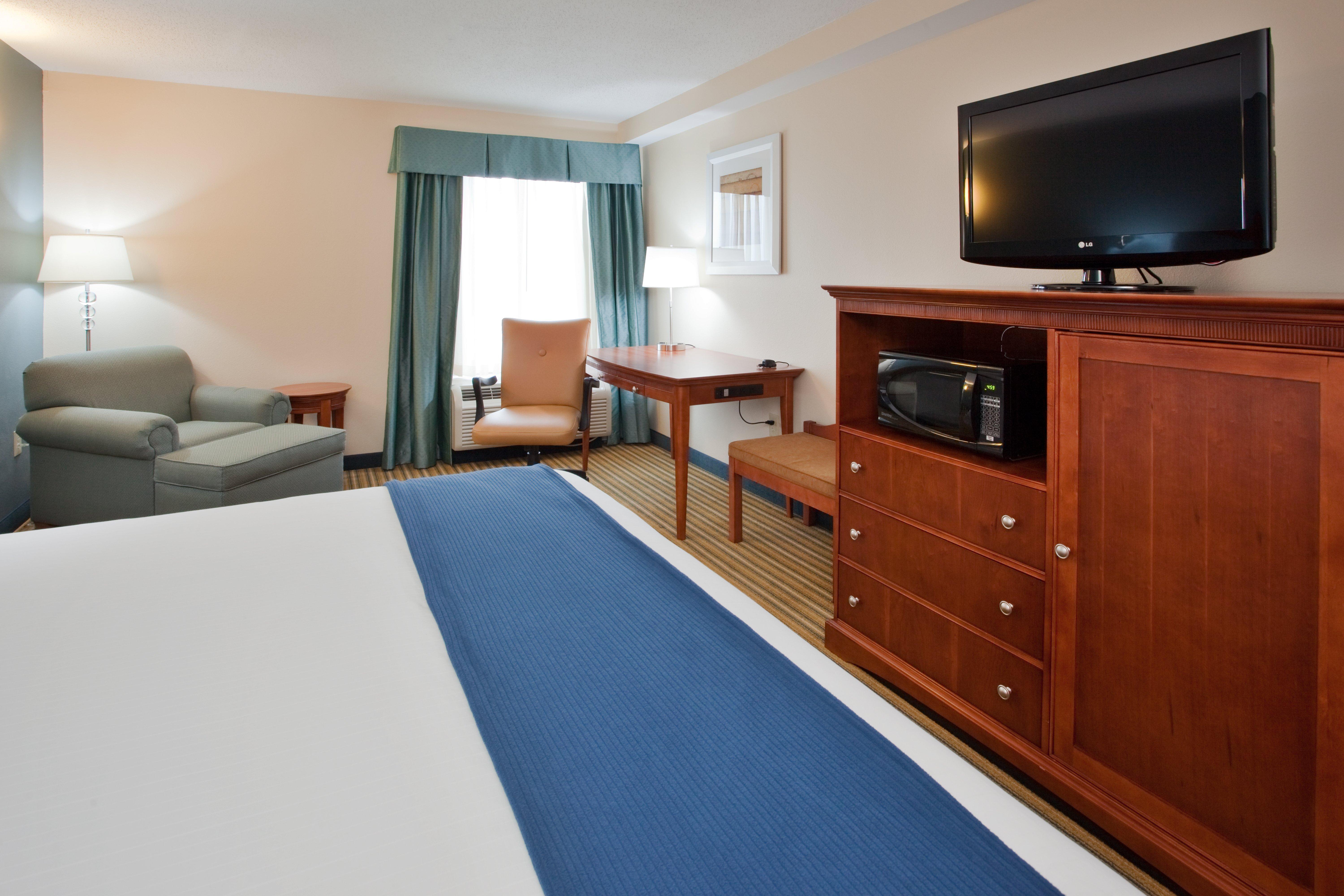 Holiday Inn Express Hotel & Suites Fredericksburg By Ihg Exteriör bild