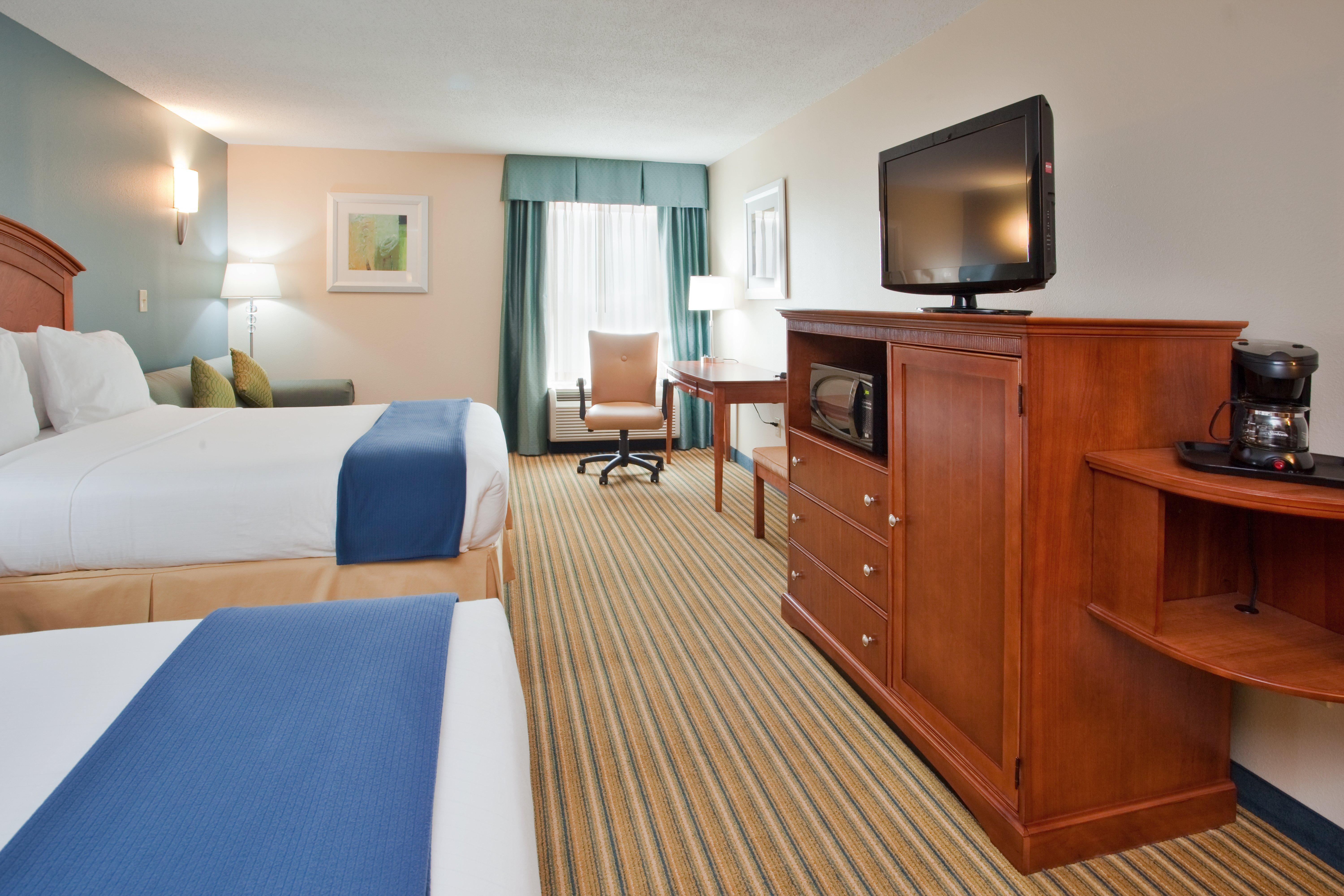 Holiday Inn Express Hotel & Suites Fredericksburg By Ihg Exteriör bild