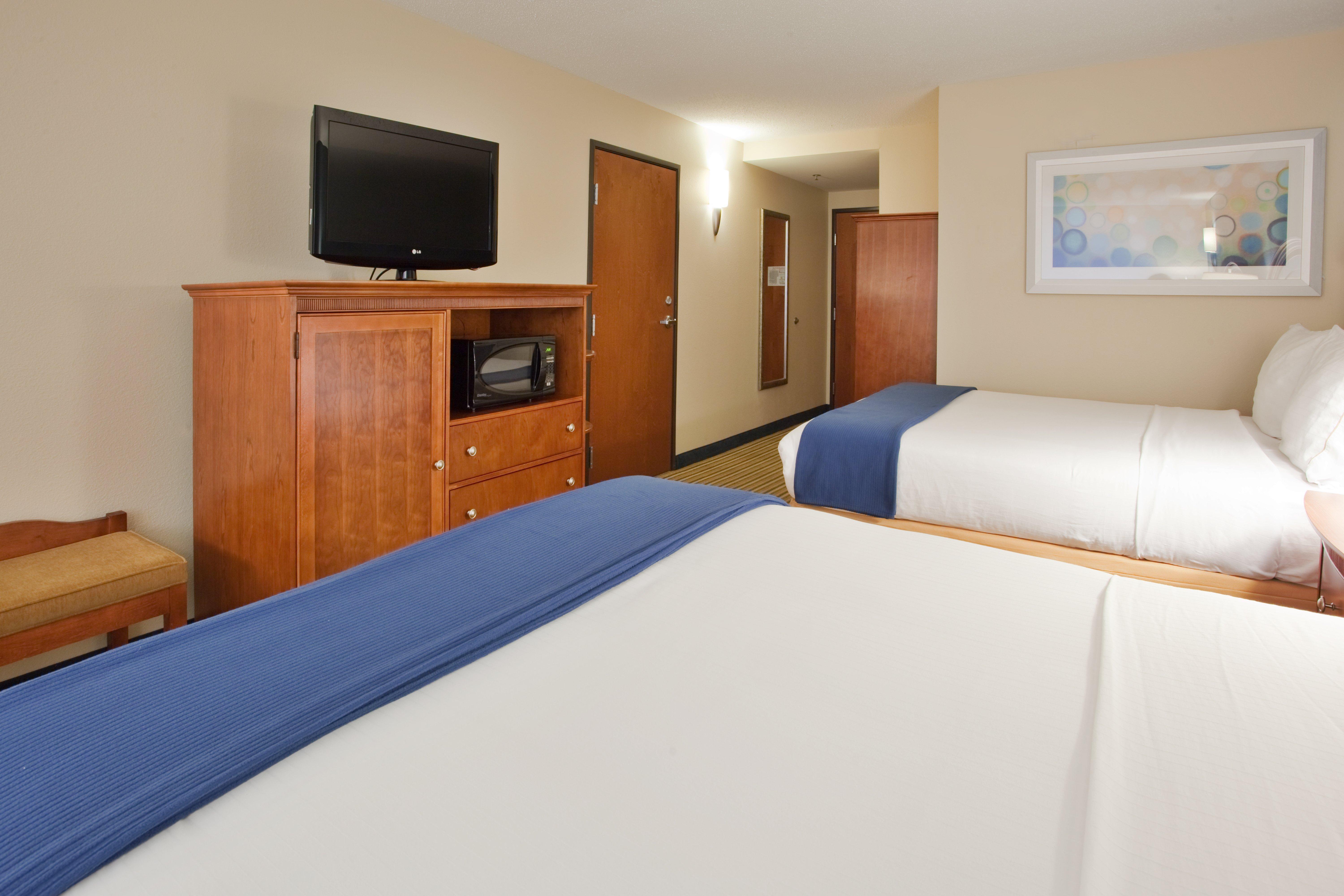 Holiday Inn Express Hotel & Suites Fredericksburg By Ihg Exteriör bild