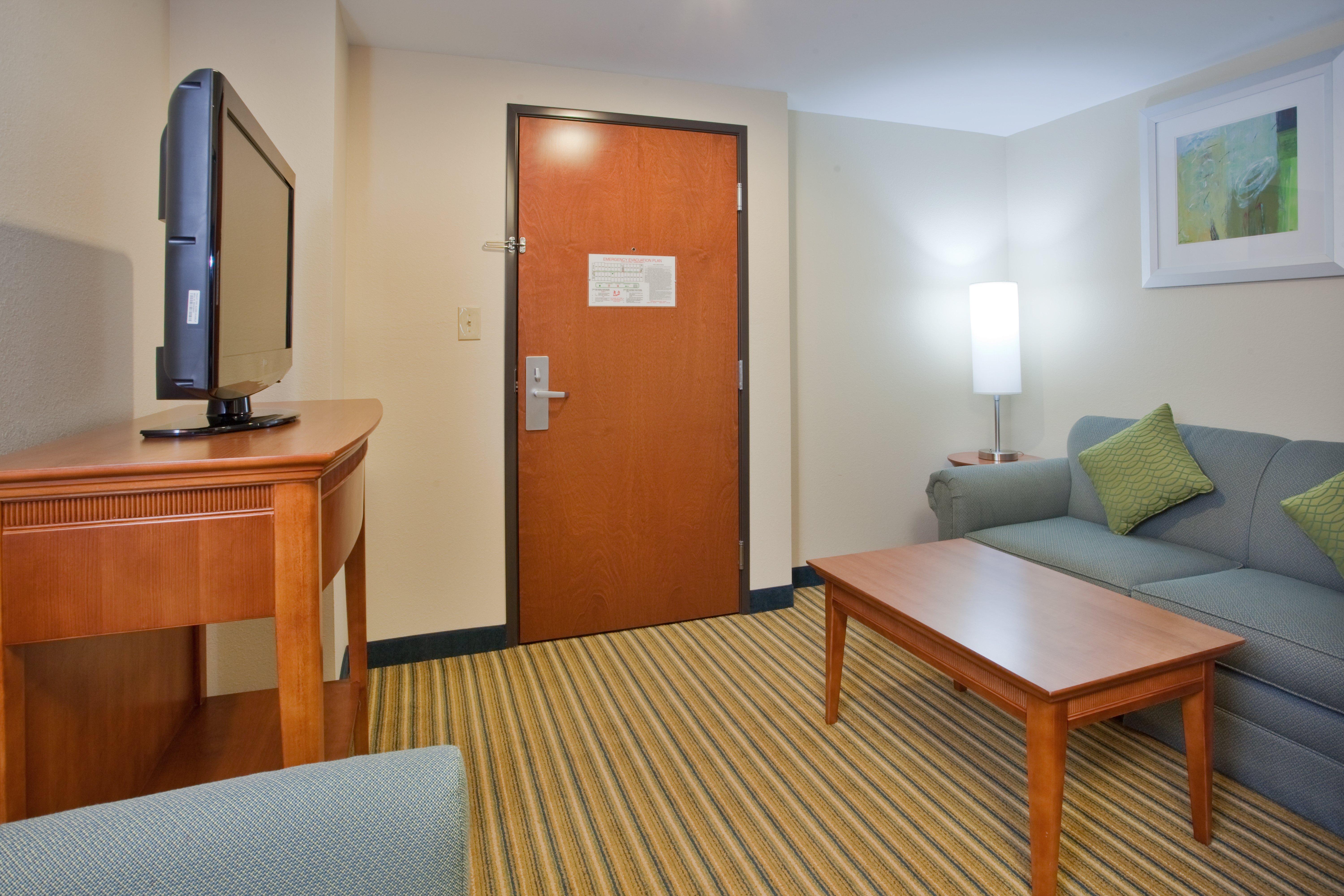 Holiday Inn Express Hotel & Suites Fredericksburg By Ihg Exteriör bild
