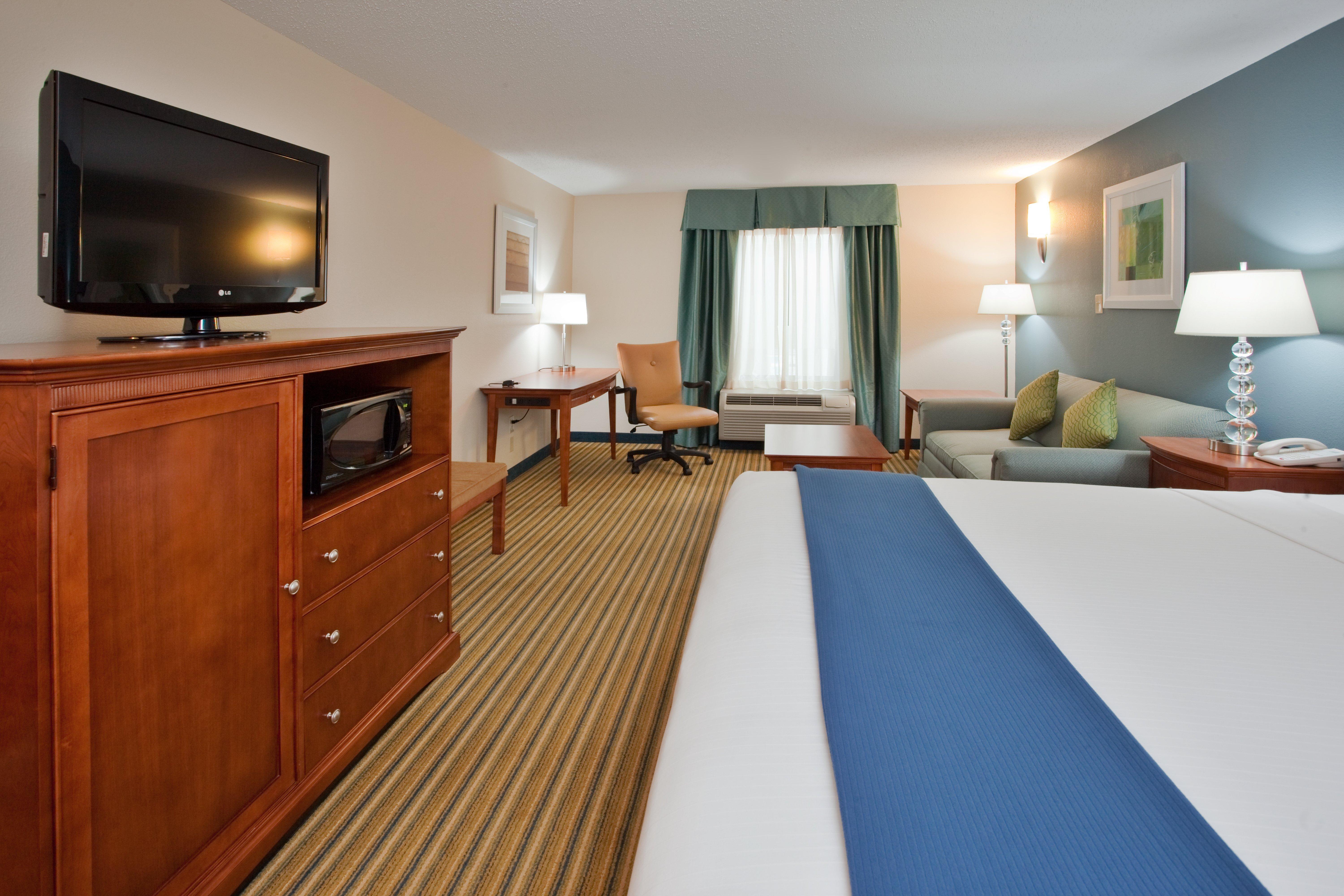 Holiday Inn Express Hotel & Suites Fredericksburg By Ihg Exteriör bild