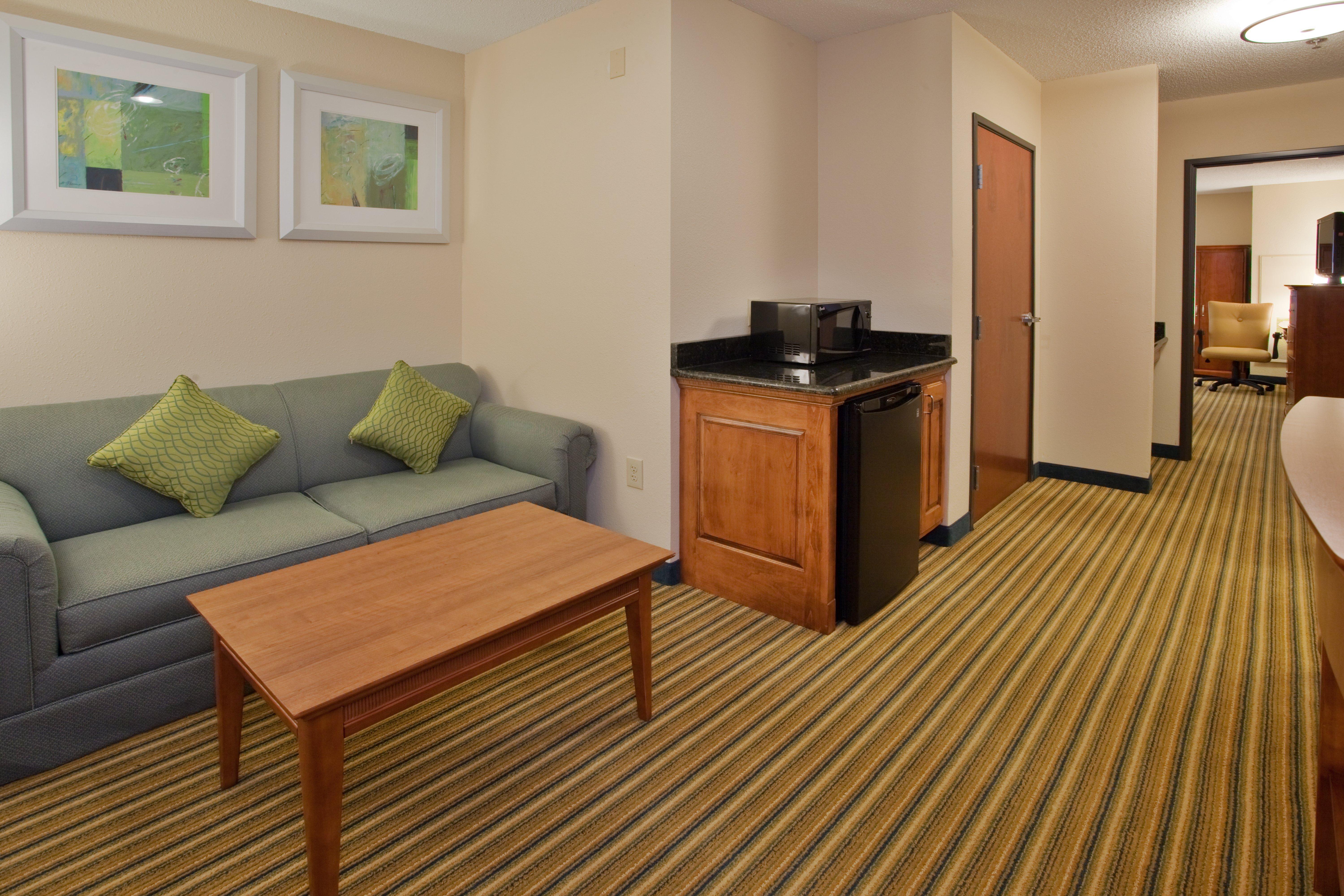 Holiday Inn Express Hotel & Suites Fredericksburg By Ihg Exteriör bild