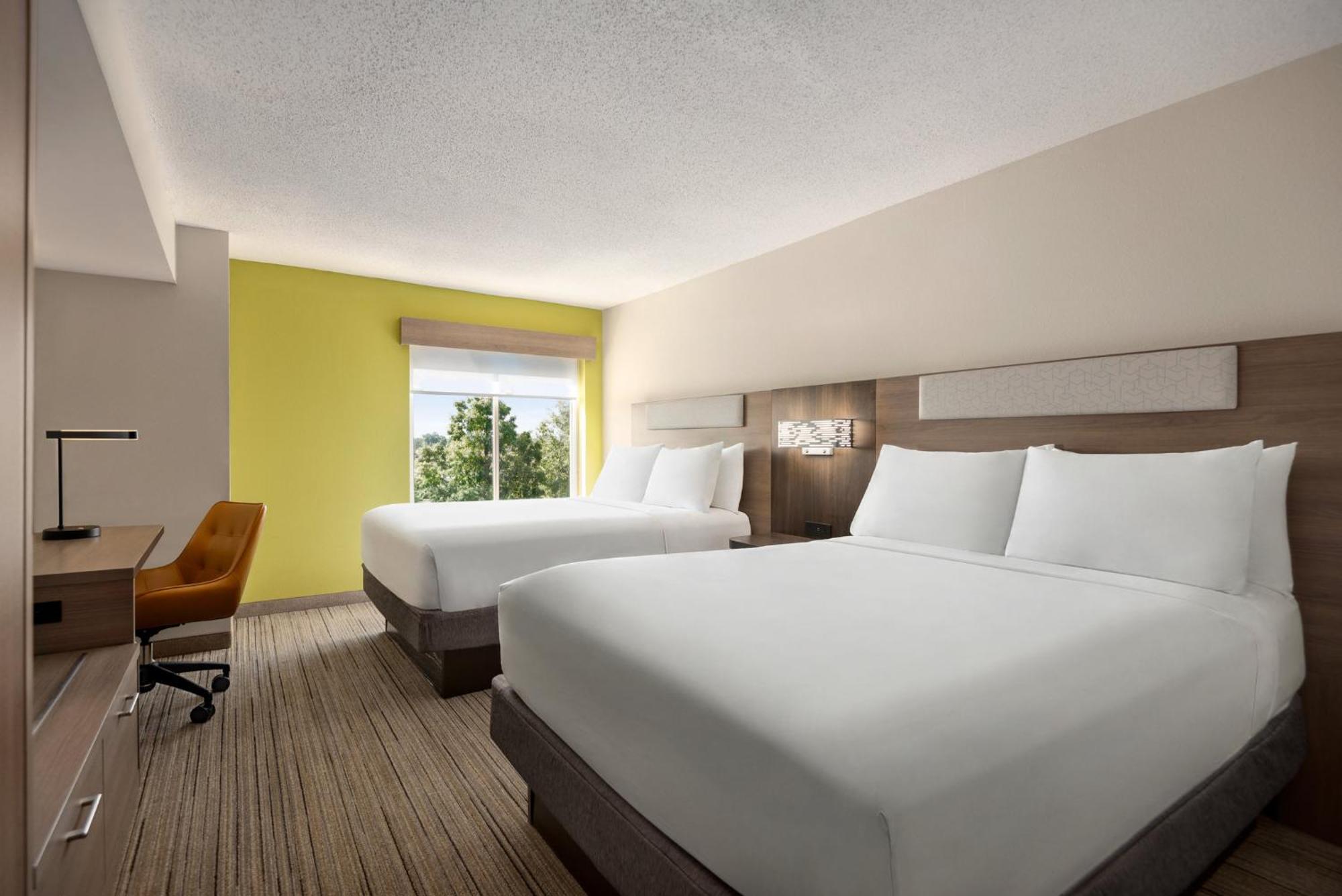 Holiday Inn Express Hotel & Suites Fredericksburg By Ihg Exteriör bild