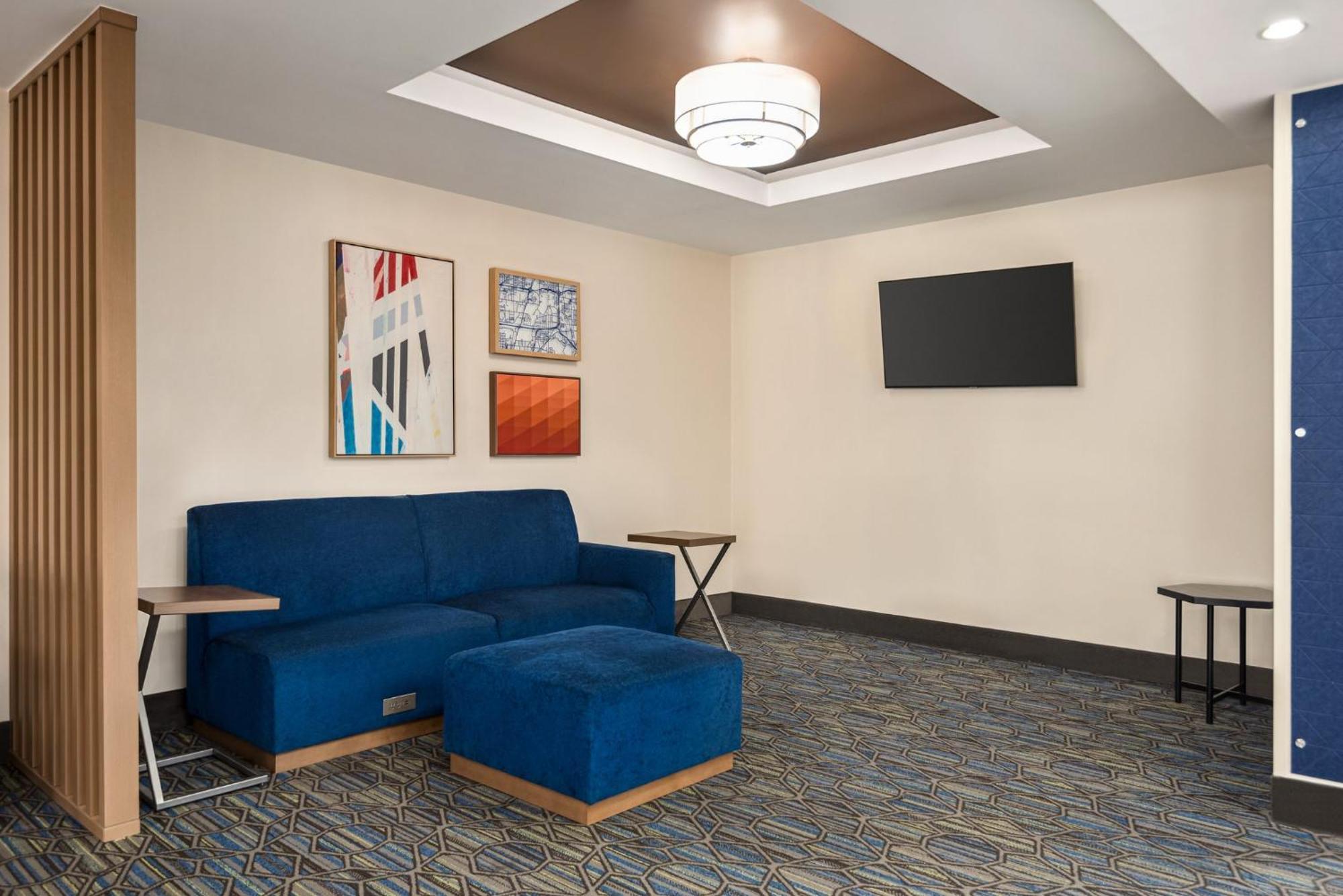 Holiday Inn Express Hotel & Suites Fredericksburg By Ihg Exteriör bild
