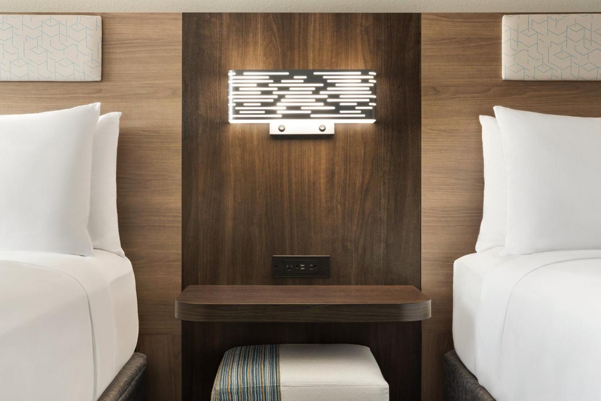 Holiday Inn Express Hotel & Suites Fredericksburg By Ihg Exteriör bild